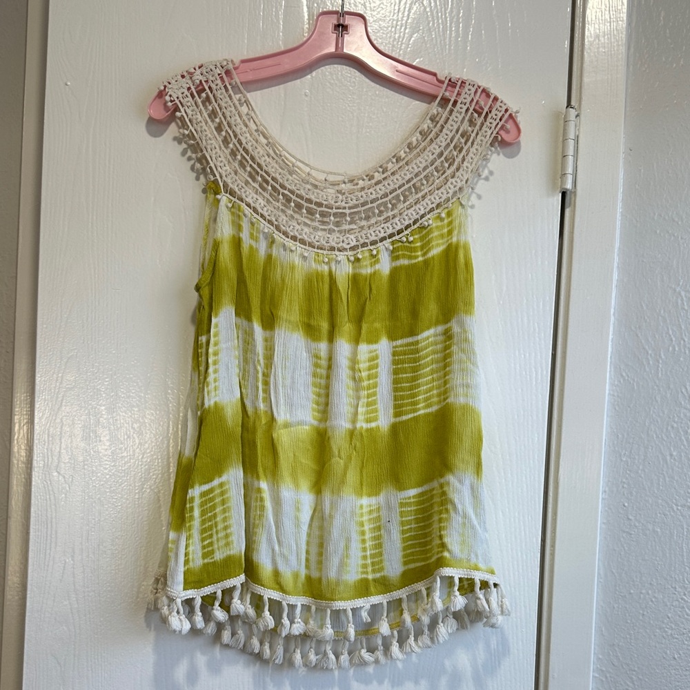 Entro Lime and White Crochet Trim Blouse